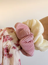 Load image into Gallery viewer, Crinkle Scrunchie - Cream